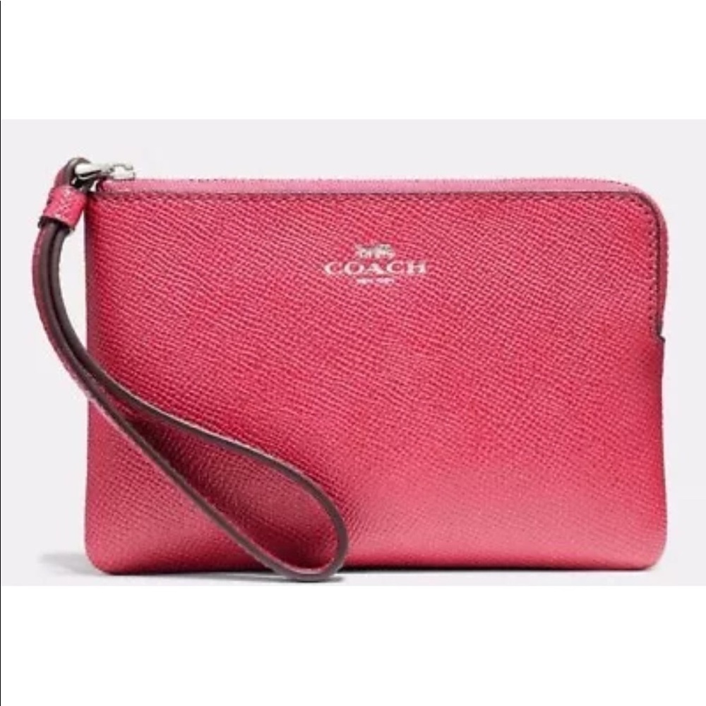 💕COACH Crossgrain Leather Corner Zip Wristlet💕